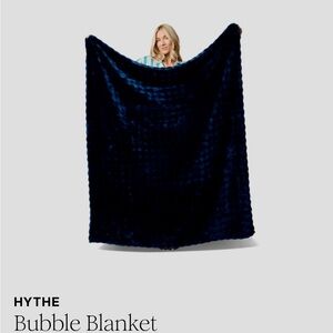 Hythe Midnight Blue Bubble Blanket